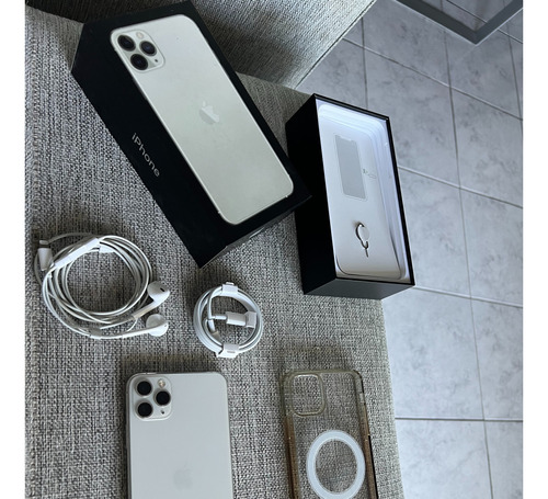 iPhone 11 Pro Max 256 Gb Plata Sin Detalles