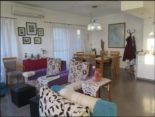Imagen 2 de 10 de House - Barrio Parque Leloir
