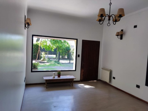Imagen 10 de 14 de Casa En Venta En Parque Leloir