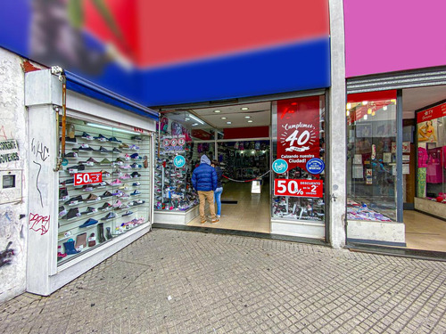 Local Al Frente En Plena Zona Comercial