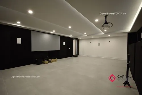 Casa En Venta El Palomar Zona Sur Alberca Lujo