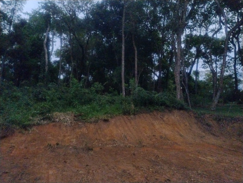 Terreno Condomínio Fechado Onde Você Pode Sentir O Ar Puro E Ter Toda A Tranquilidade De Morar Em Um Ambiente Recluso, Você Consegue Chegar Ao Centro Da Cidade E Se Mantém Perto De Tudo Que Precisa.