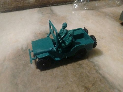Imagen 2 de 6 de Lote De 4 Vehiculos De Soldaditos Camiones Y Jeep Plastico
