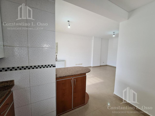 Imagen 9 de 25 de Oportunidad - Amplio 2 Ambientes - Venta- Lanús Oeste