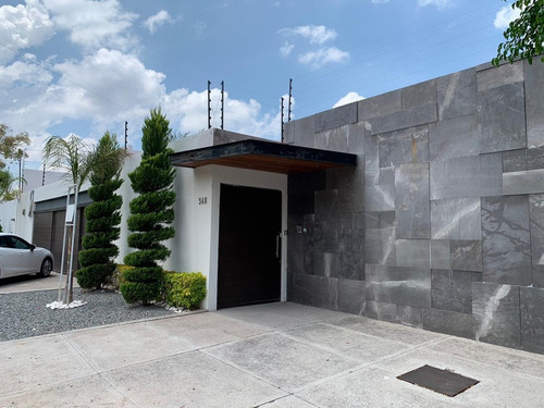 Casa De Lujo En Venta Gran Ubicación En Juriquilla Querétaro