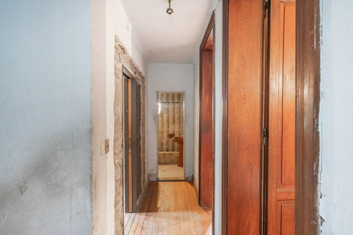 Venta Casa 5 Ambientes A Refaccionar !!!