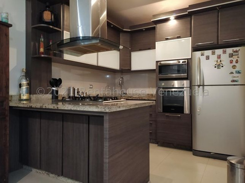 Imagen 2 de 12 de Townhouse En Venta En El Limon 22-13309 Jcm