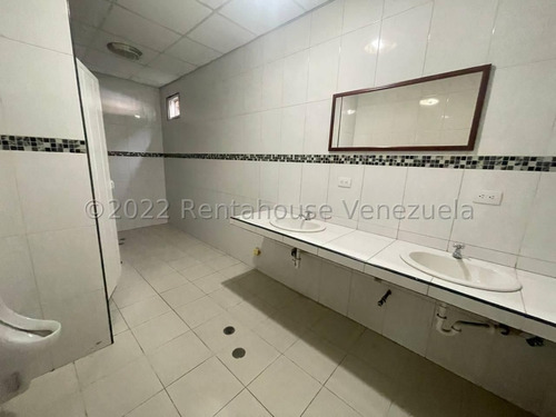 Imagen 12 de 30 de !! Edificio En Alquiler En Barquisimeto, Zona Centro, Lara, Venezuela. Contacto 0424-5257450 Codigo 23-6687 $ 1800 1200 M² **ajl**