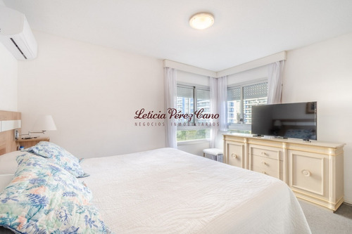 Imagen 10 de 16 de Venta Apartamento 2 Dormitorios Y Medios En Playa Brava, Punta Del Este