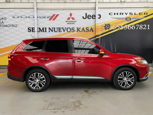 Imagen 8 de 14 de Mitsubishi Outlander Limited 2016