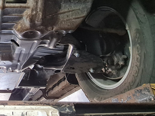 Imagen 3 de 10 de Cubre Fuelles Hilux 2016+ Protector Semiejes