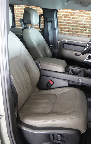 Imagem 12 de 15 de Land Rover Defender 2.0 P300 Gasolina 110 Se Awd