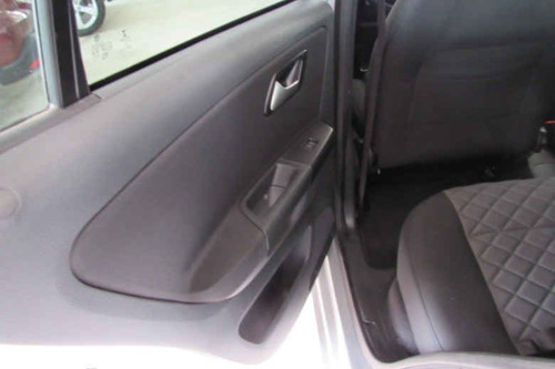 Volkswagen Fox 1.6 16v Msi Highline (flex)