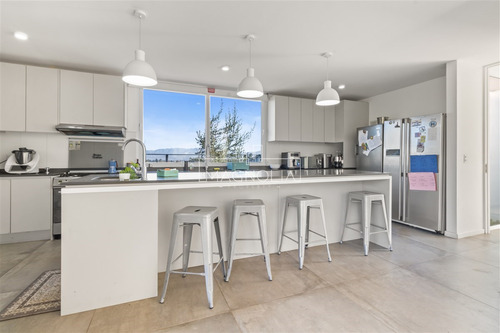 Casa En Venta De 4d/5b Las Brisas