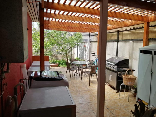 Casa Venta 5 Dorm 3 Baños. Cerca Tottus (72677)