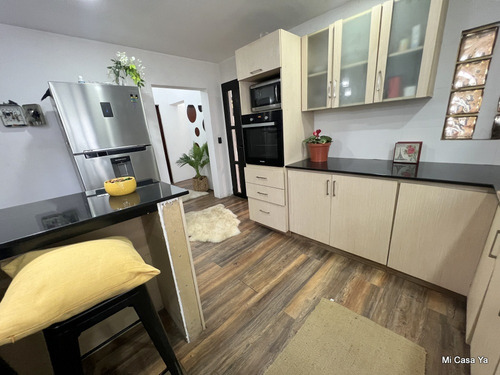 Venta O Permuta De Gran Casa Padrón Único Más Taller, Galpón O Depósito, Lezica, Como Nueva, 3 Dormitorios, Piscina, Barbacoa, Cochera, Gran Potencial!! Imperdible!!