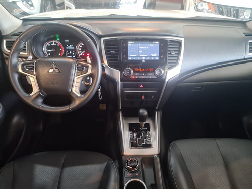 Mitsubishi L200 Triton 2.4 16V TURBO DIESEL SPORT HPE CD 4P 4X4 AUTOMÁTICO