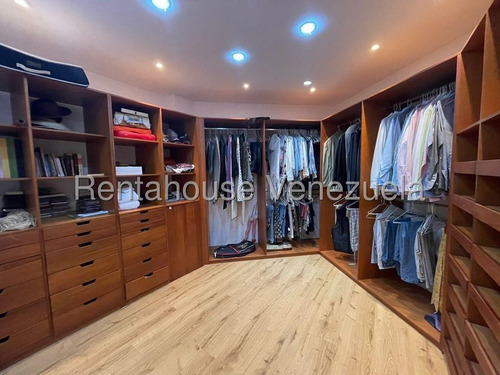 Casa En Venta En Alto Hatillo Remodelada Piscina Caracas Casas Angela Tochon