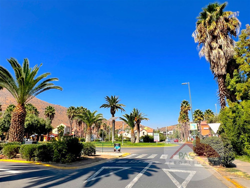 Amplia Casa En Venta 4d/3b Con Piscina En Valle Lo Campino