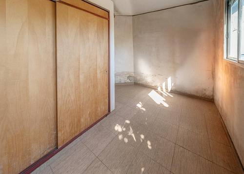 Venta 2 Locales, Casa En Planta Baja Y Departamento En Moron