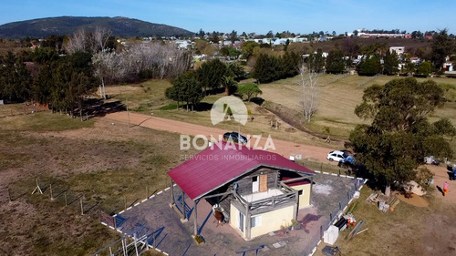 Cabaña En Venta, Piriápolis. Padrón Único. Posibilidad De Financiación