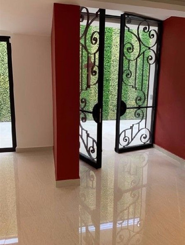 Imagen 6 de 13 de Espectacular Casa Con Vista Verde