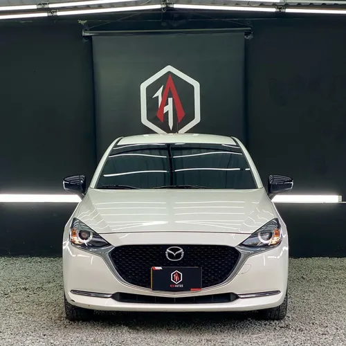 Mazda 2 Touring Carbon Edition 2024