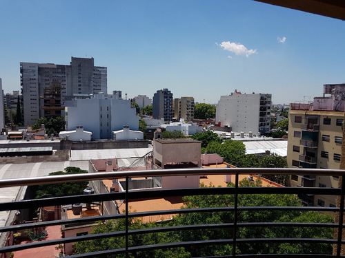 2 Amb, Cochera, 2 Baños, Balcón Al Frente En Bahía Blanca Y Av. Álvarez Jonte
