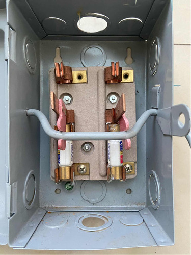 Interruptor De Seguridad Igesa 2x30 Amp (Usado)