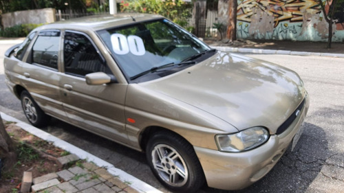 Escort 4p