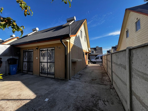 Vendemos Hermosa Casa En Villa Doña Josefa A Pasos De Univer