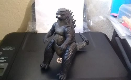 2013 Bandai Toho Godzilla Mov Tail Strike Figure 17 Cms (Usado)