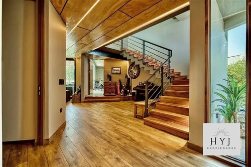 Moderna Arquitectura!! En Condominio Los Rios