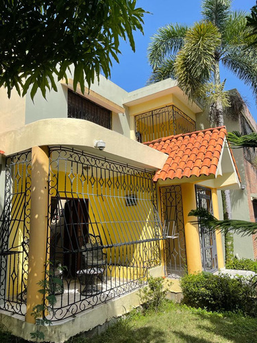 Venta Casa Urbanización Colonia Los Doctores Santo Domingo N