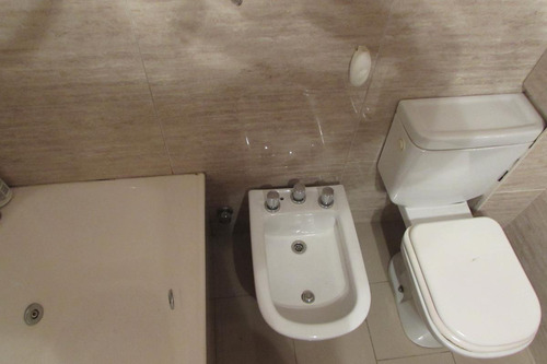 Departamento En Alquiler De 3 Ambientes En Villa Luro Con Parrilla De Categoría