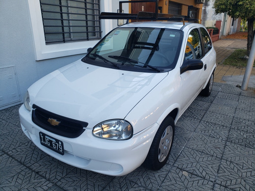 Imagen 2 de 17 de Chevrolet Corsa 2010 1.4 Cargo
