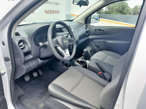 Imagen 11 de 14 de Nissan Np300 Estacas Ac 2022
