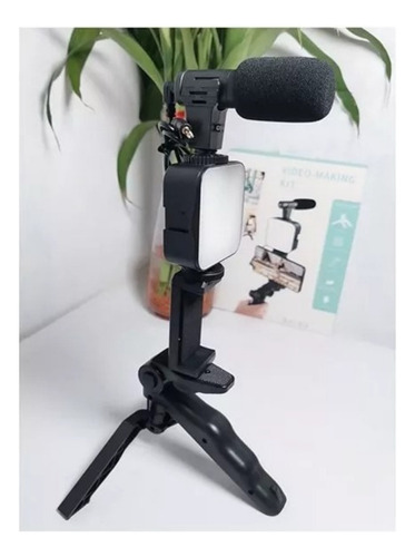 Kit Streaming Para Celular Tripode Luz Led Soporte Microfono Negro