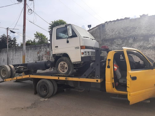 Imagen 4 de 5 de Servicio De Grúa Plataforma