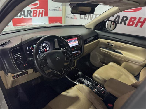 Mitsubishi Outlander 2.2 Mivec Di-d Hpe-s Awd