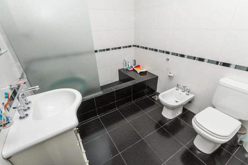 Venta Ph 4 Ambientes Con Cochera Y Patio - Lanus Este