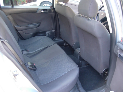 Imagem 5 de 9 de Gm Astra