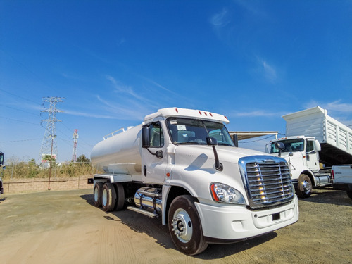 Freightliner Cascadia Pipa De 20,000 Litros