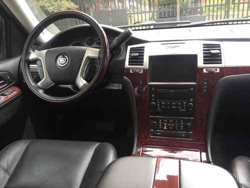 Imagen 13 de 14 de Cadillac Escalade Máximo Equipo