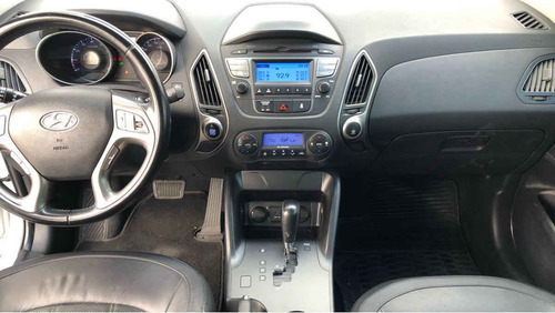 Imagen 14 de 15 de Hyundai Ix 35 2015 5p Limited Navi L4/2.0 Aut