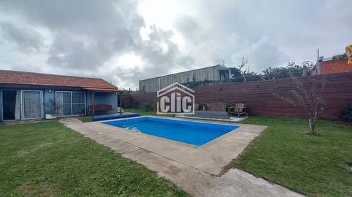 Vende Casa De 3 Dormitorios, En Excelente Estado, Pinares, Punta Del Este 