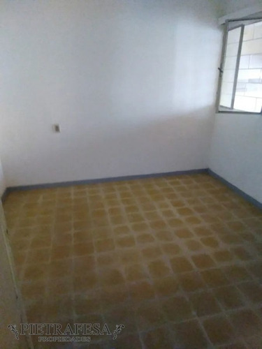 Imagen 3 de 15 de Apartamento En Venta- 2 Dormitorios 1 Baño Con Patio - Cochera - Av. Corrientes - Malvin Norte