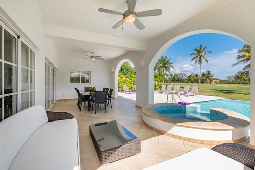 Lujosa Villa Amueblada De 5 Habitaciones En Punta Cana, Cocotal Golf And Country Club