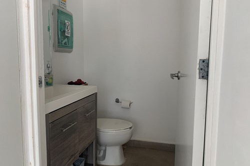 Local Comercial En Renta En Esquina, En Zona Turística De Alto Crecimiento En Playa Del Carmen, ...