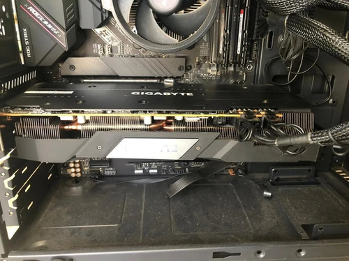 Imagem 2 de 5 de Placa De Vídeo Gigabyte Rx 5700 Xt Sem Uso Com Garantia